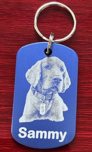 Medalion dreptunghiular violet gravat laser cu poza Husky și numele Max